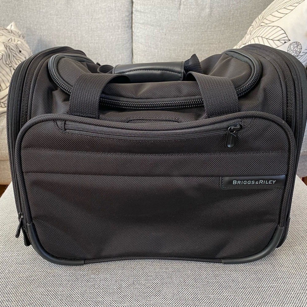 Briggs & Riley Baseline Underseat Duffle - like new